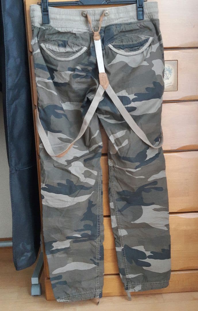GOA 迷彩 サスペンダー付きカーゴパンツ