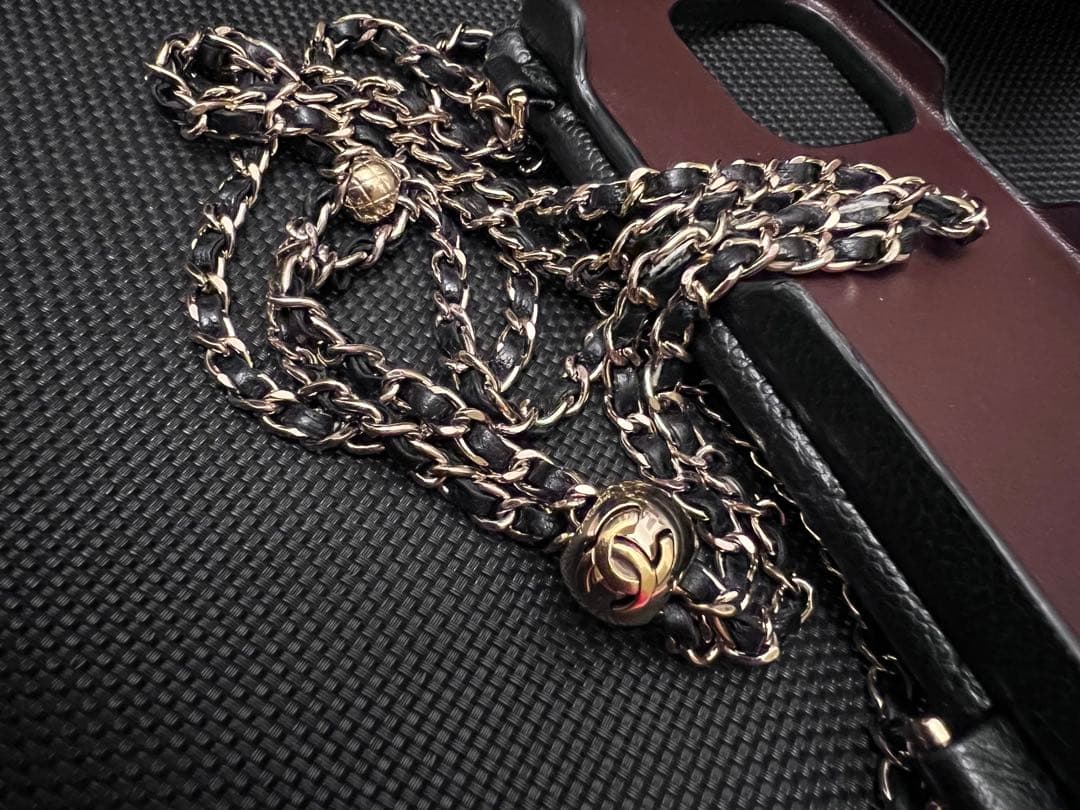 CHANEL スマホショルダーバッグ ブラック iPhone15Pro