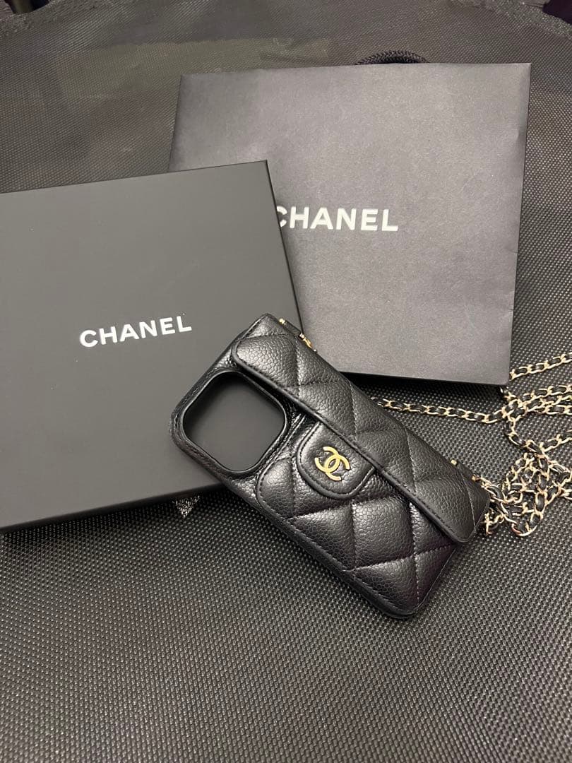 CHANEL スマホショルダーバッグ ブラック iPhone15Pro