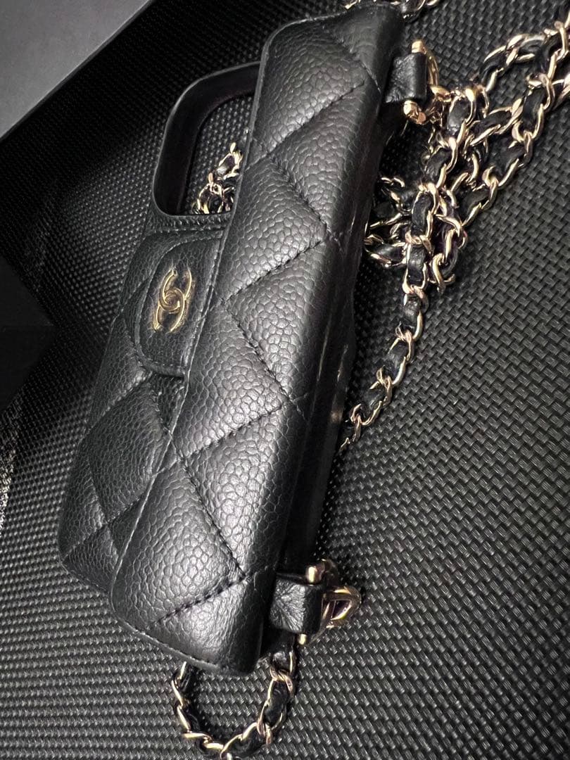 CHANEL スマホショルダーバッグ ブラック iPhone15Pro