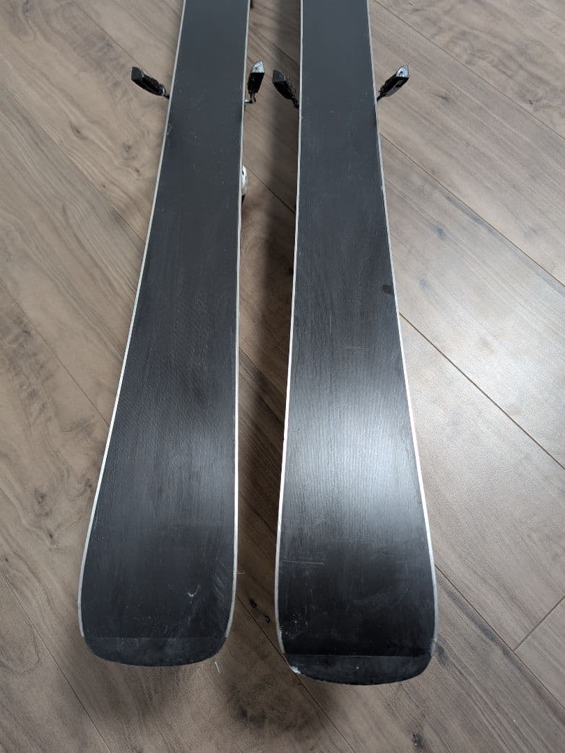 SALOMON カービングセット中古　152cm 靴27～27.5cm