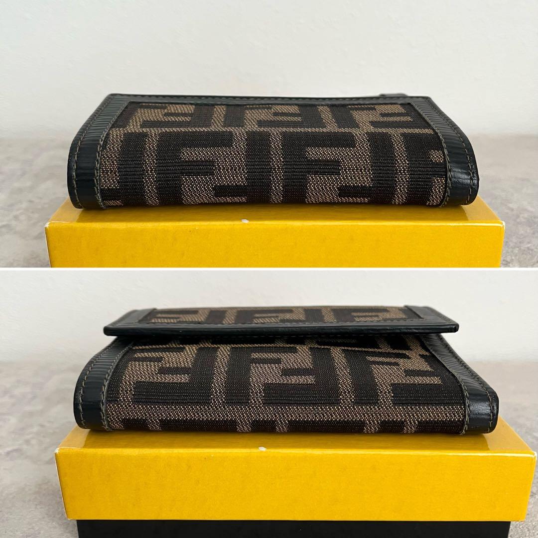 美品✨FENDI ズッカ 二つ折り財布 FF キャンバス レザー ブラウン