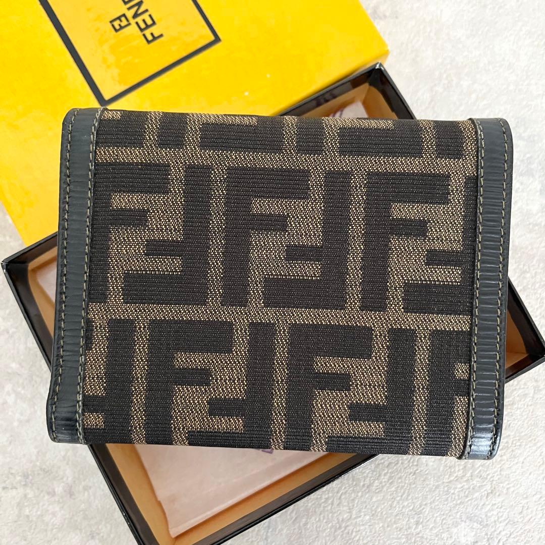 美品✨FENDI ズッカ 二つ折り財布 FF キャンバス レザー ブラウン