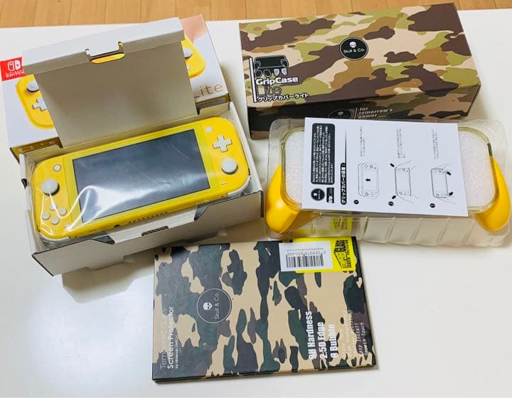 【美品】Nintendo Switch LITE イエロー＋フィルム＋グリップ