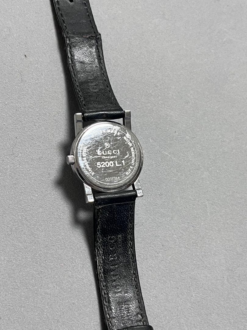 GUCCI レザーベルト時計