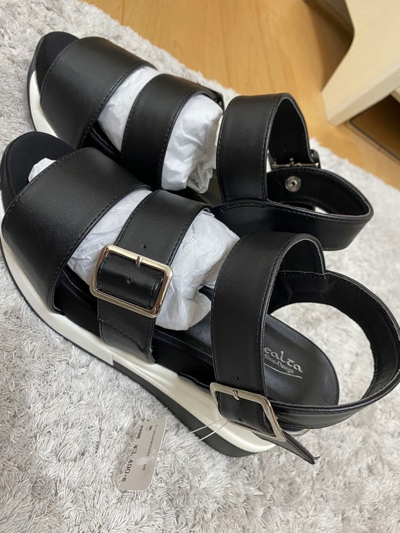 クラリスさま専用ウェッジソールグリッタースニーカー　スポーツサンダル２点セット