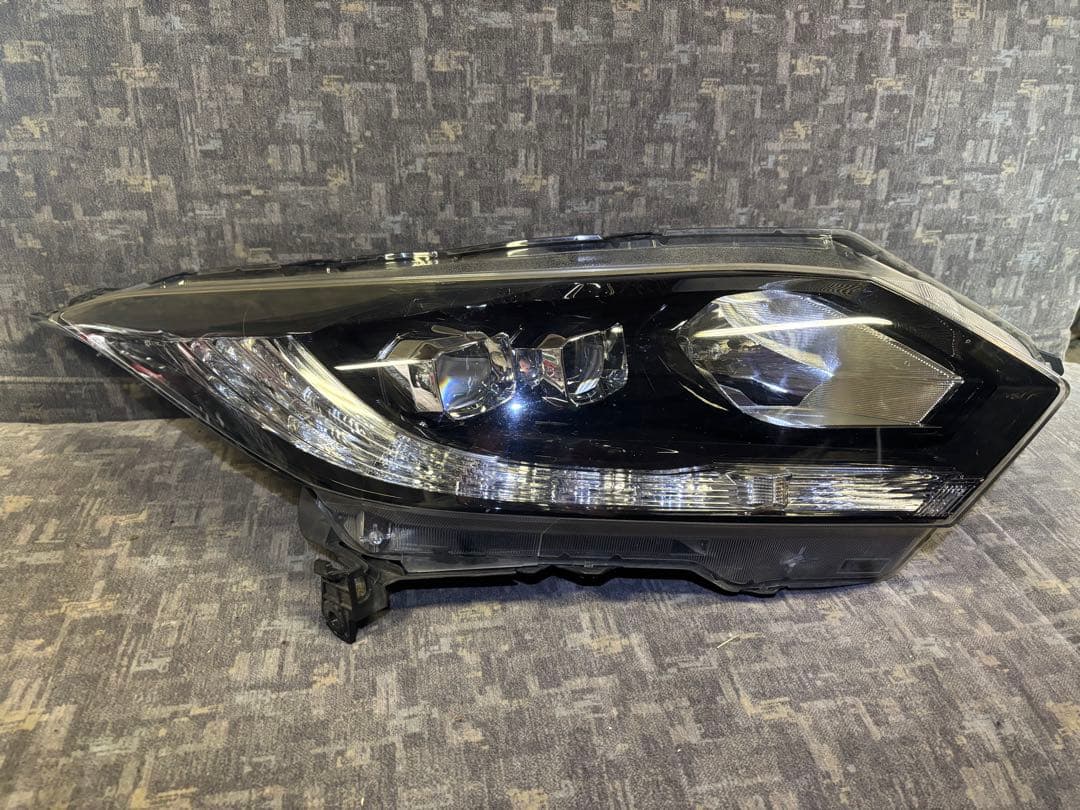 ベゼルホンダ ヘッドライト ブラック LED