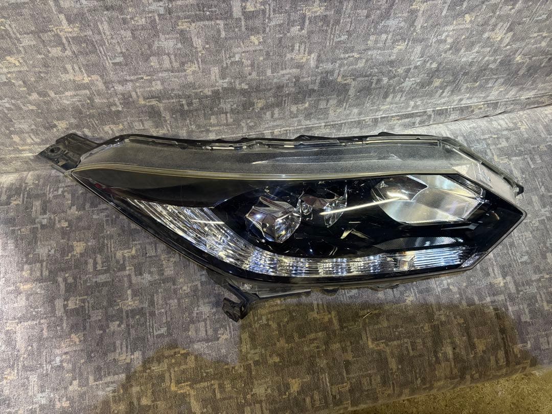 ベゼルホンダ ヘッドライト ブラック LED