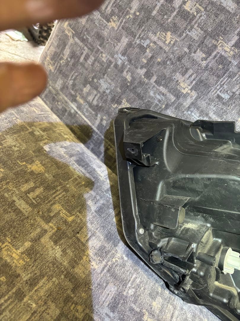 ベゼルホンダ ヘッドライト ブラック LED