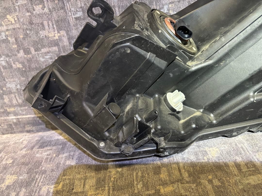 ベゼルホンダ ヘッドライト ブラック LED