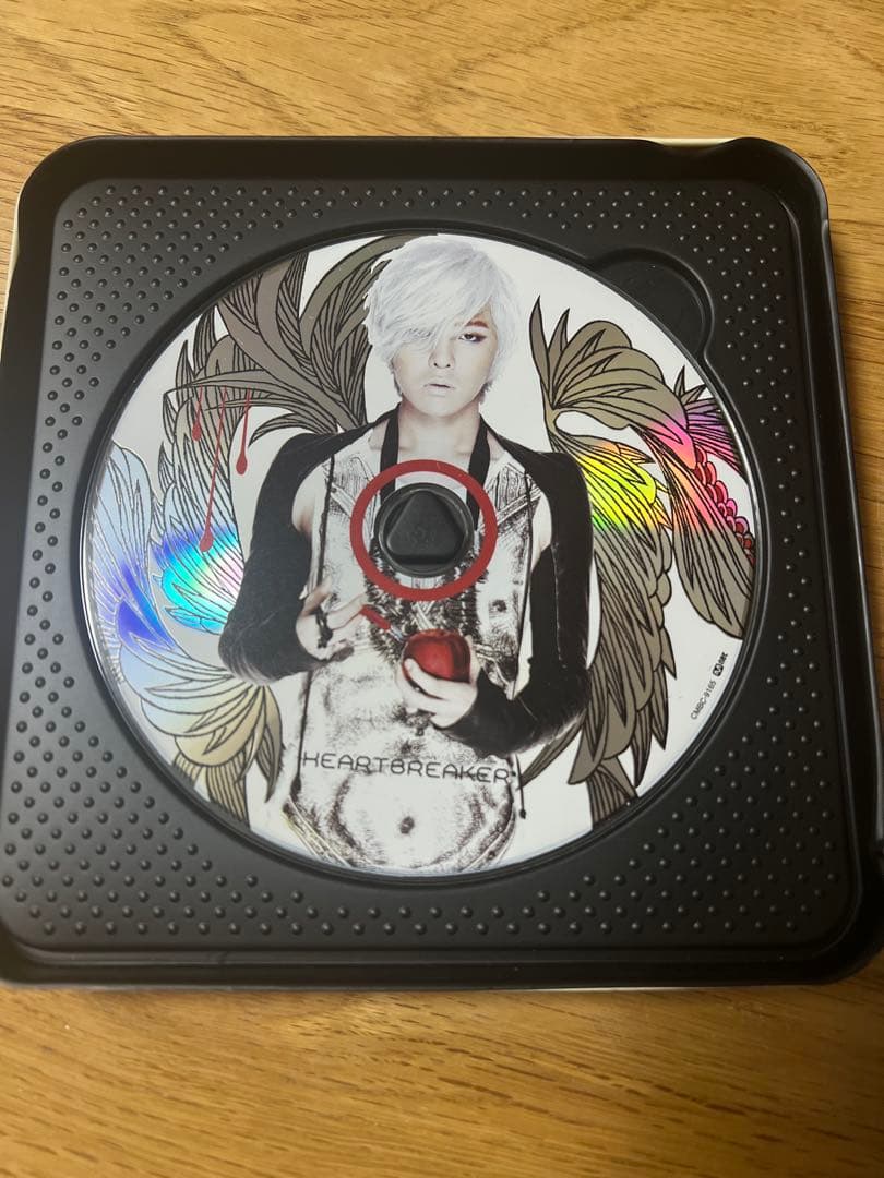 初回限定版　G-DRAGON HEARTBREAKER 2009