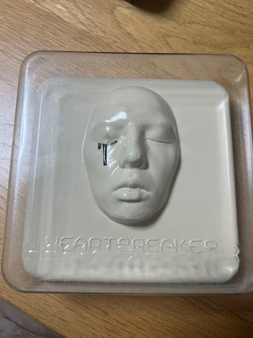 初回限定版　G-DRAGON HEARTBREAKER 2009