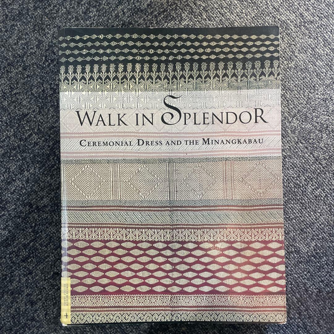 洋書 WALK IN SPLENDOR: Ceremonial Dress