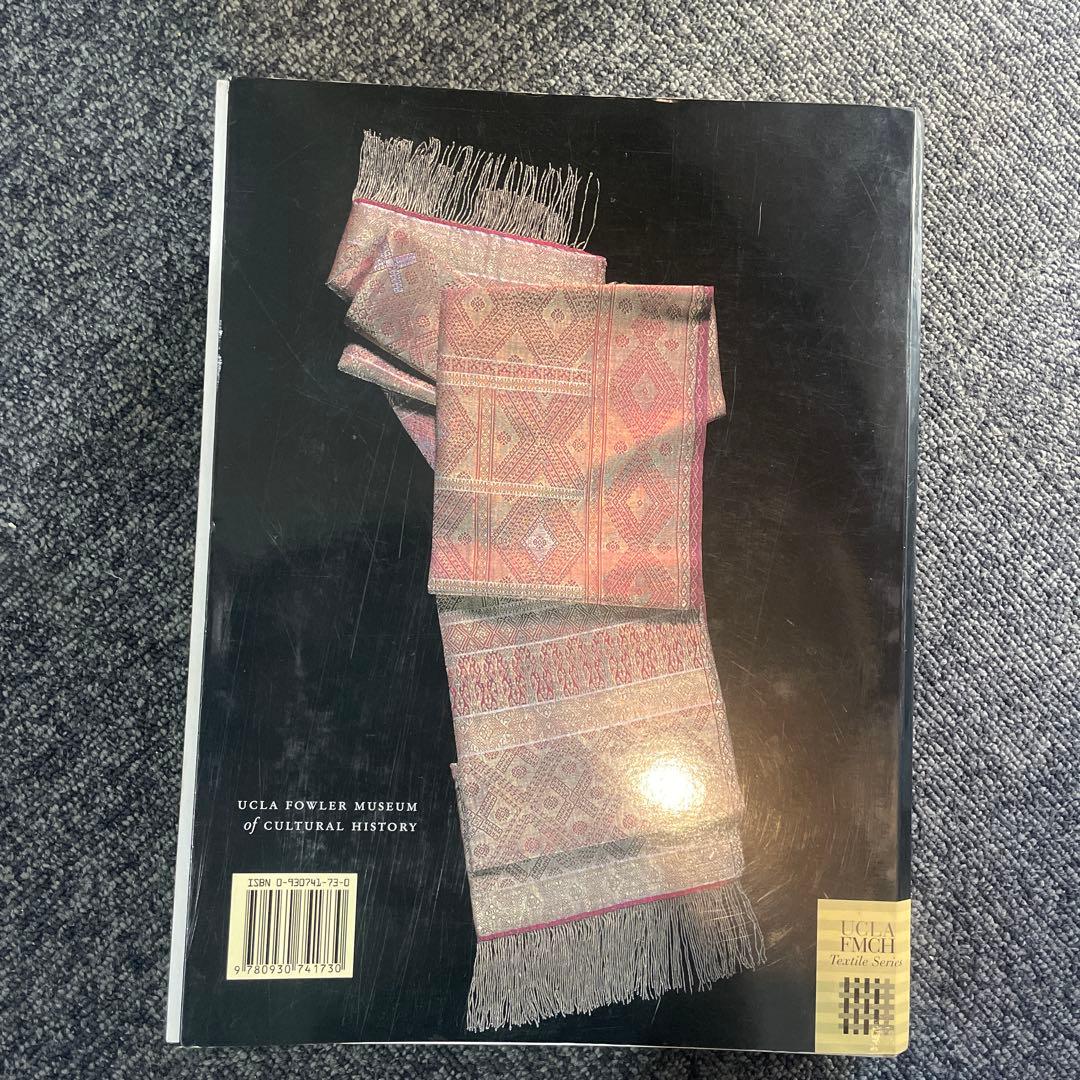 洋書 WALK IN SPLENDOR: Ceremonial Dress