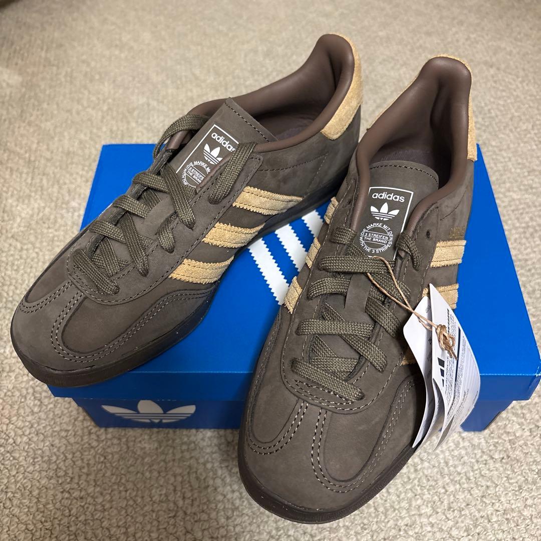 adidas GAZELLE INDOOR スエードアッパーローカットスニーカー