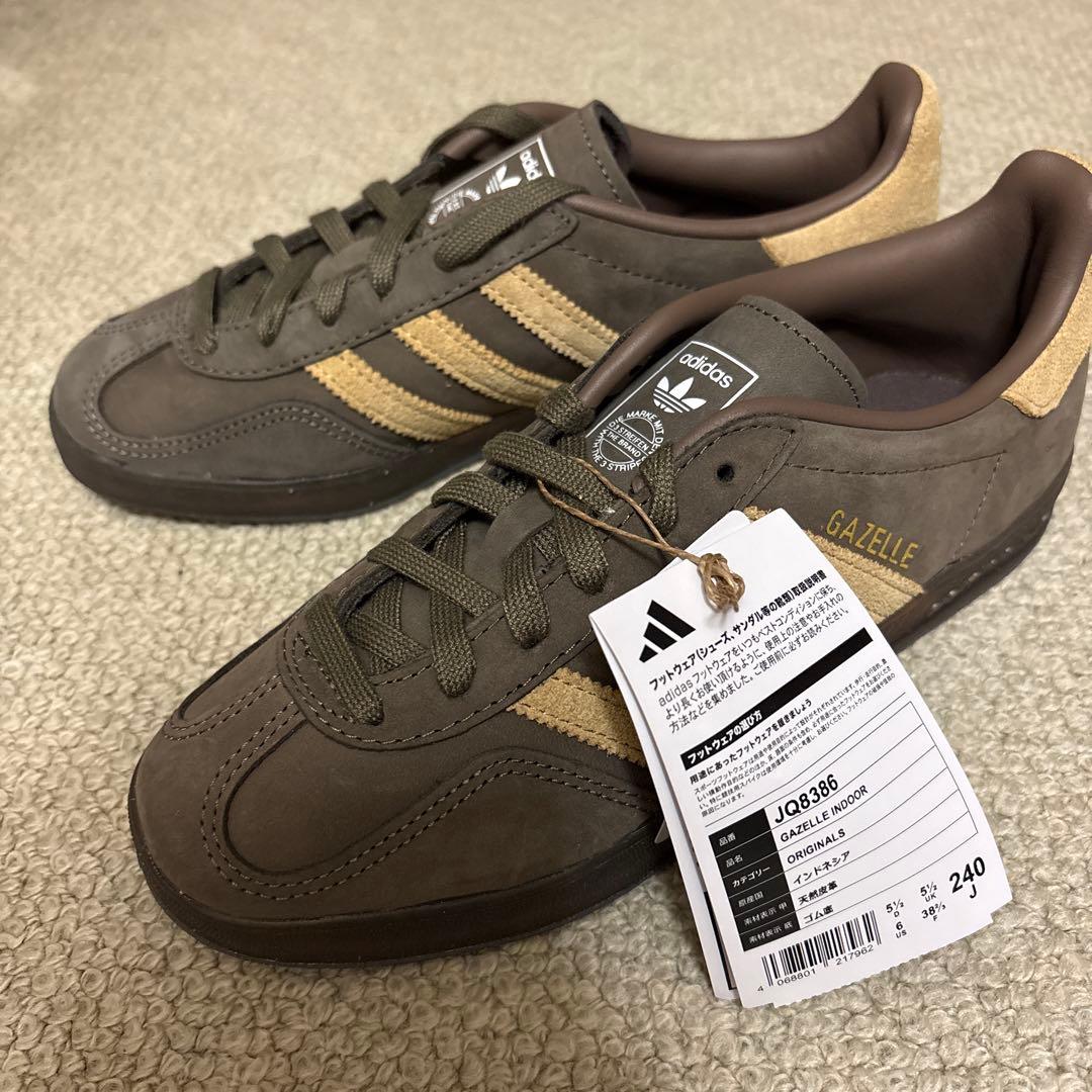adidas GAZELLE INDOOR スエードアッパーローカットスニーカー