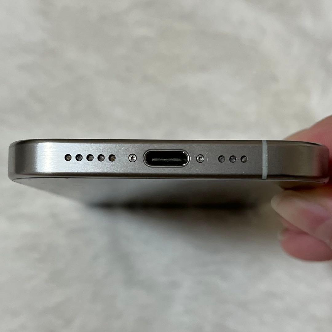iPhone 15 Pro 256GBホワイトチタニウム　美品　 86%
