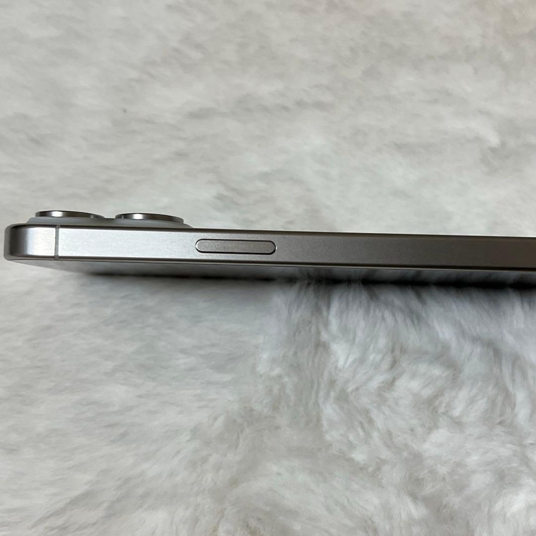iPhone 15 Pro 256GBホワイトチタニウム　美品　 86%
