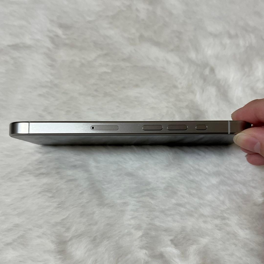 iPhone 15 Pro 256GBホワイトチタニウム　美品　 86%