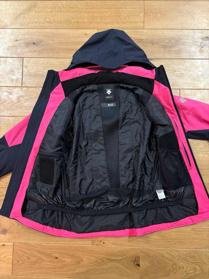 DESCENTE デサント　スキー　スノーボード　ウェア　Mサイズ