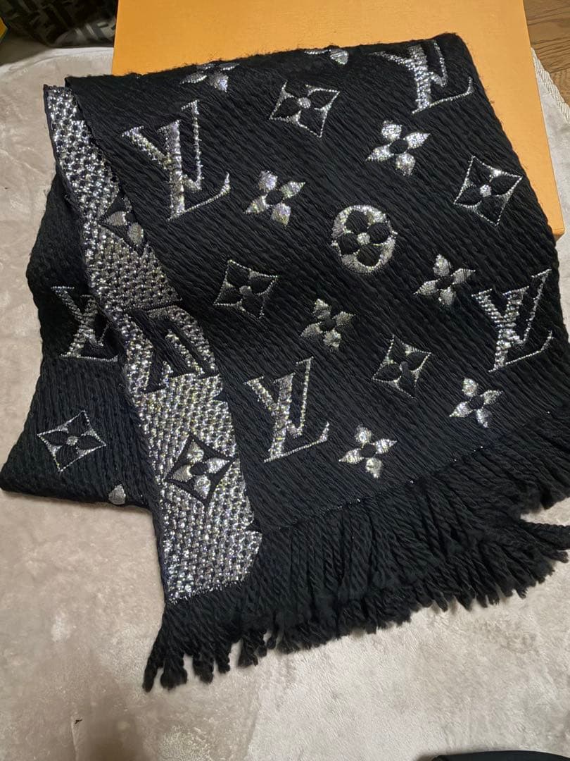 Louis Vuitton ロゴ入りマフラー ブラック シルバー