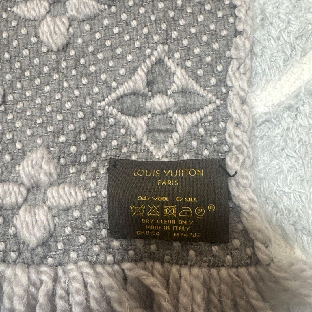 Louis Vuitton グレー ロゴマフラー フリンジ付き