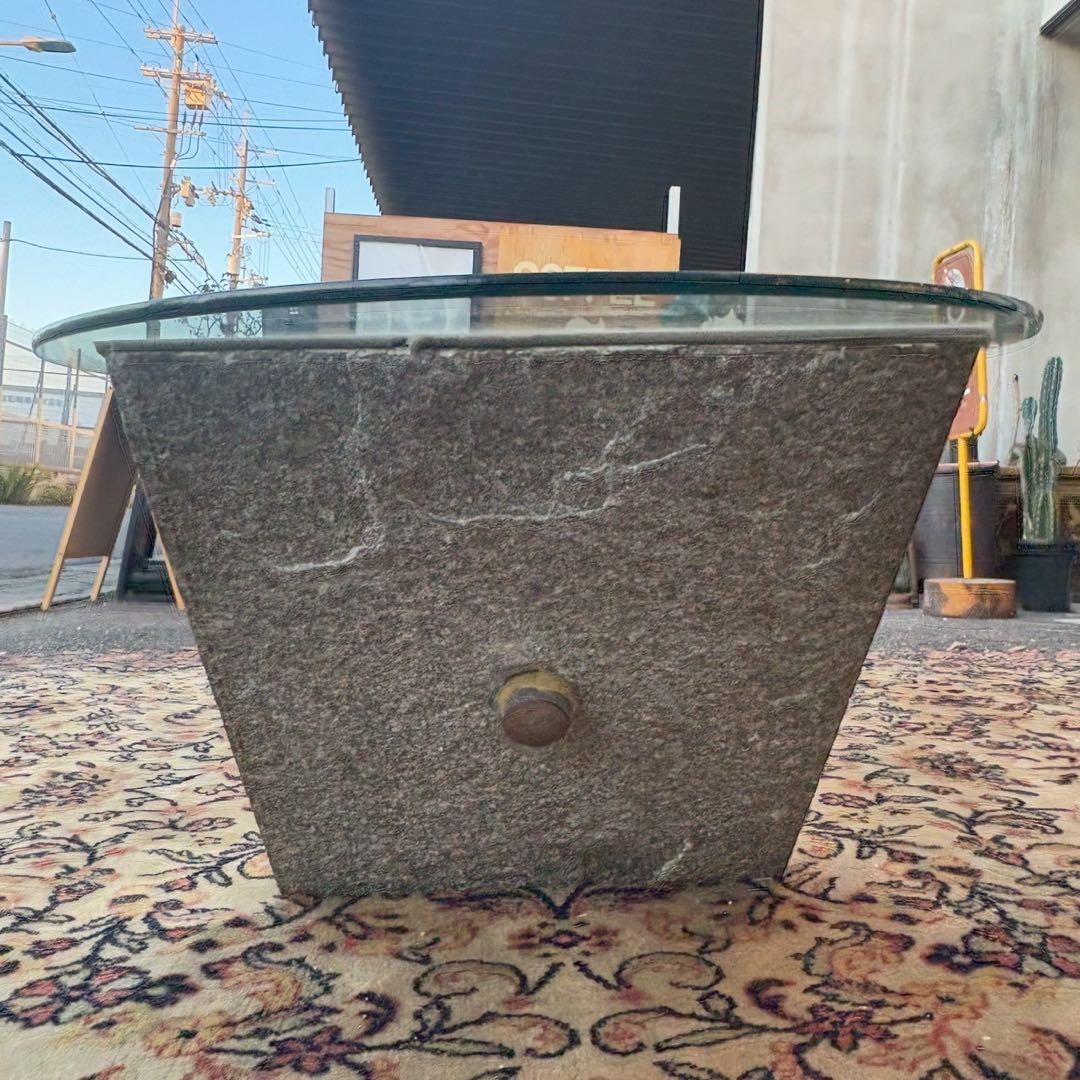 デザイナーテーブル　石製　丸テーブル　ローテブル