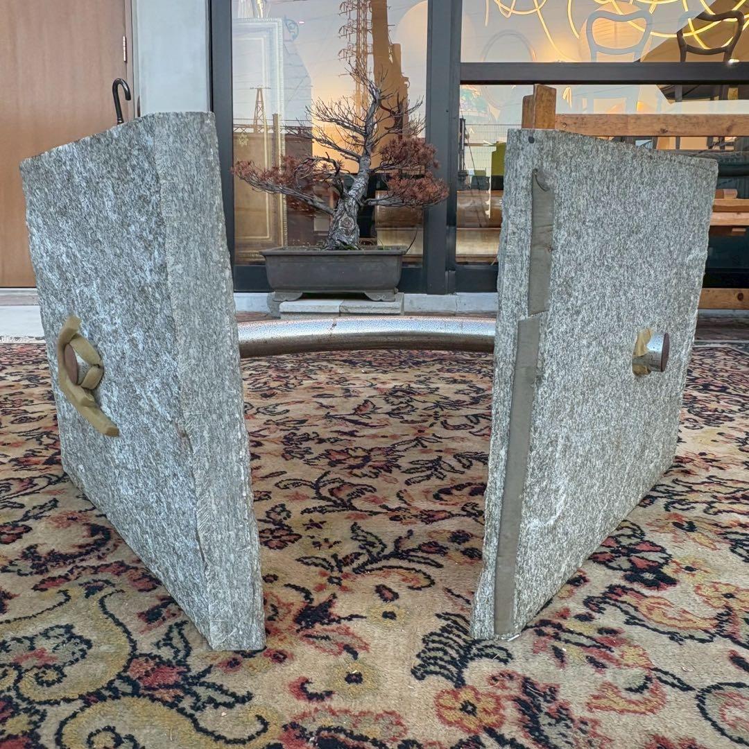 デザイナーテーブル　石製　丸テーブル　ローテブル