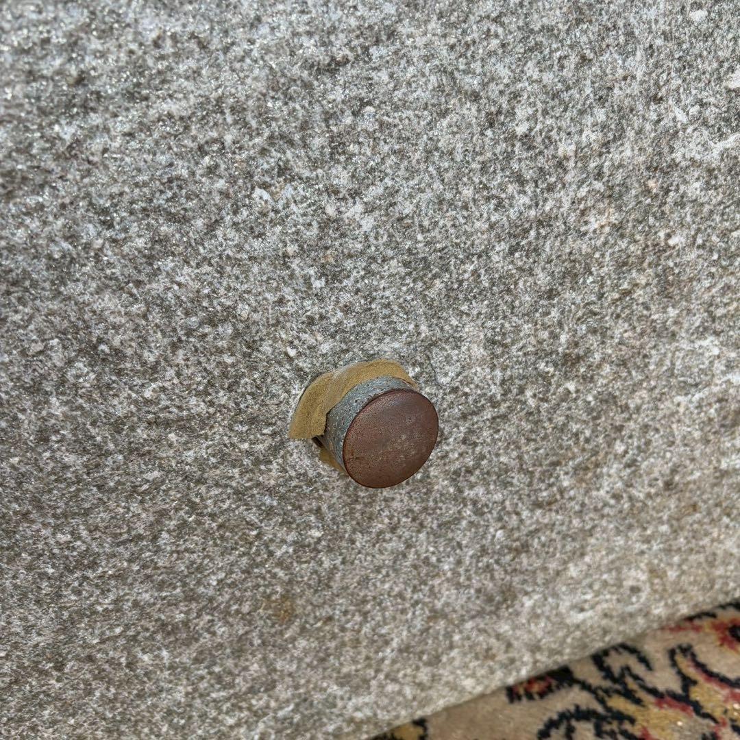 デザイナーテーブル　石製　丸テーブル　ローテブル