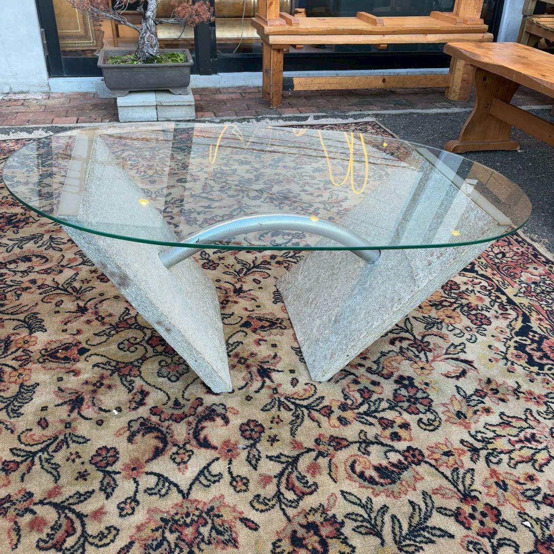 デザイナーテーブル　石製　丸テーブル　ローテブル