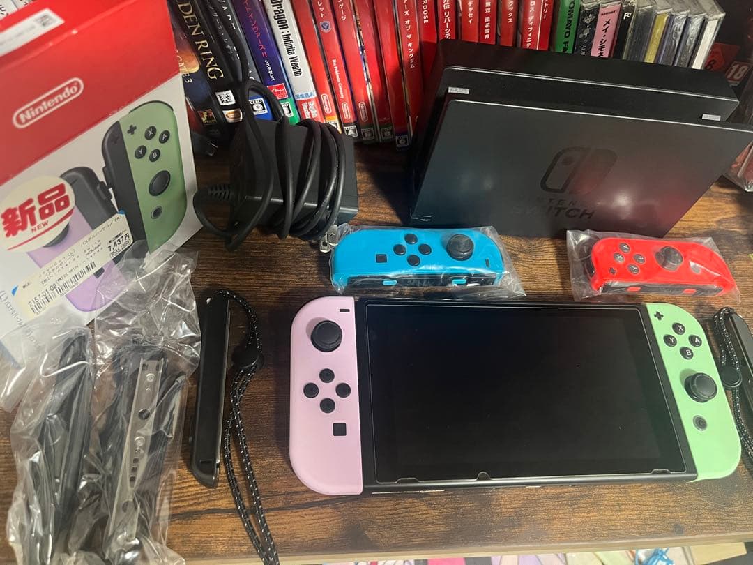 Nintendo Switch 本体 ピンク・グリーン　sdカード・収納ケース付