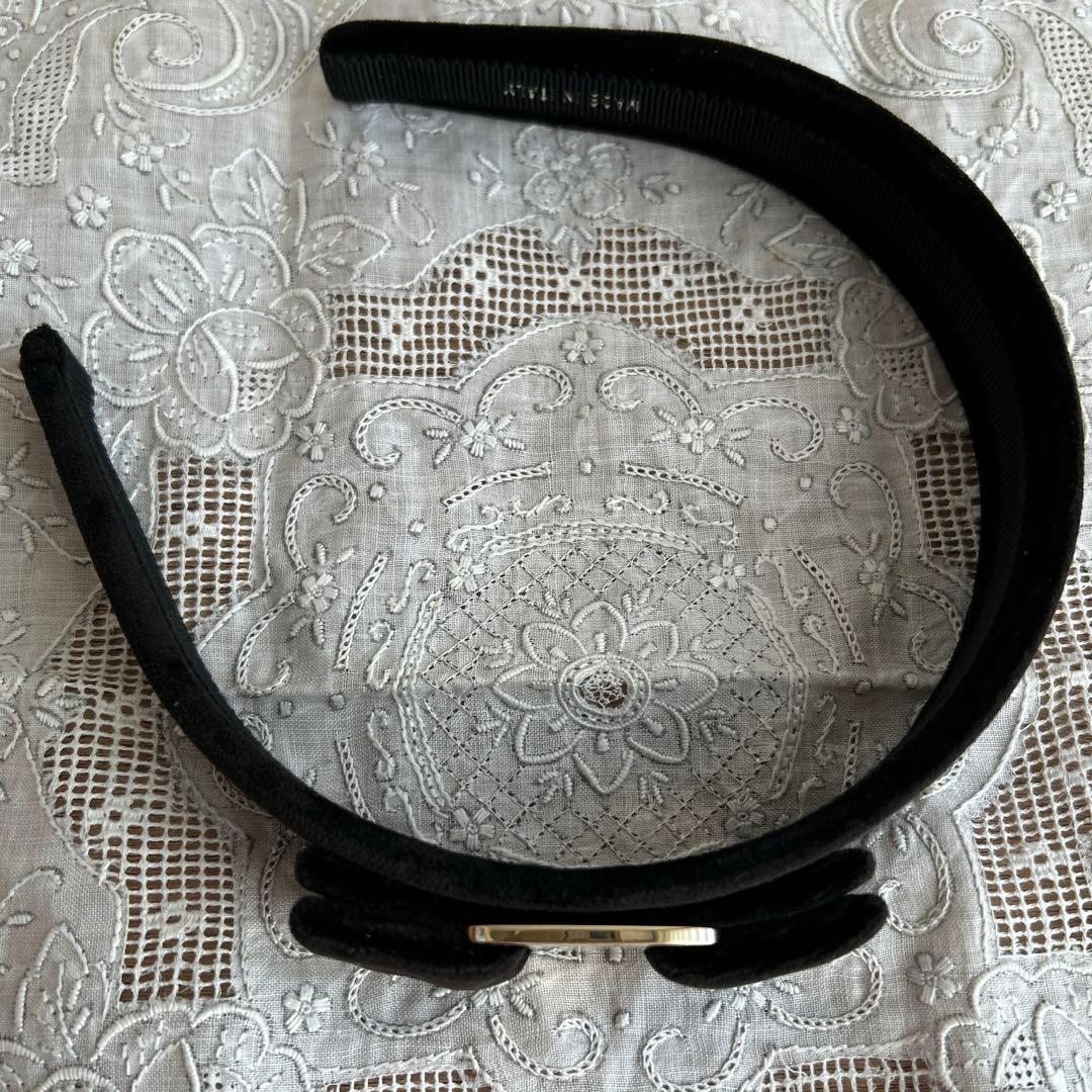 【極美品】フェラガモ ヴァラ　リボン カチューシャ ベロア　ブラック系