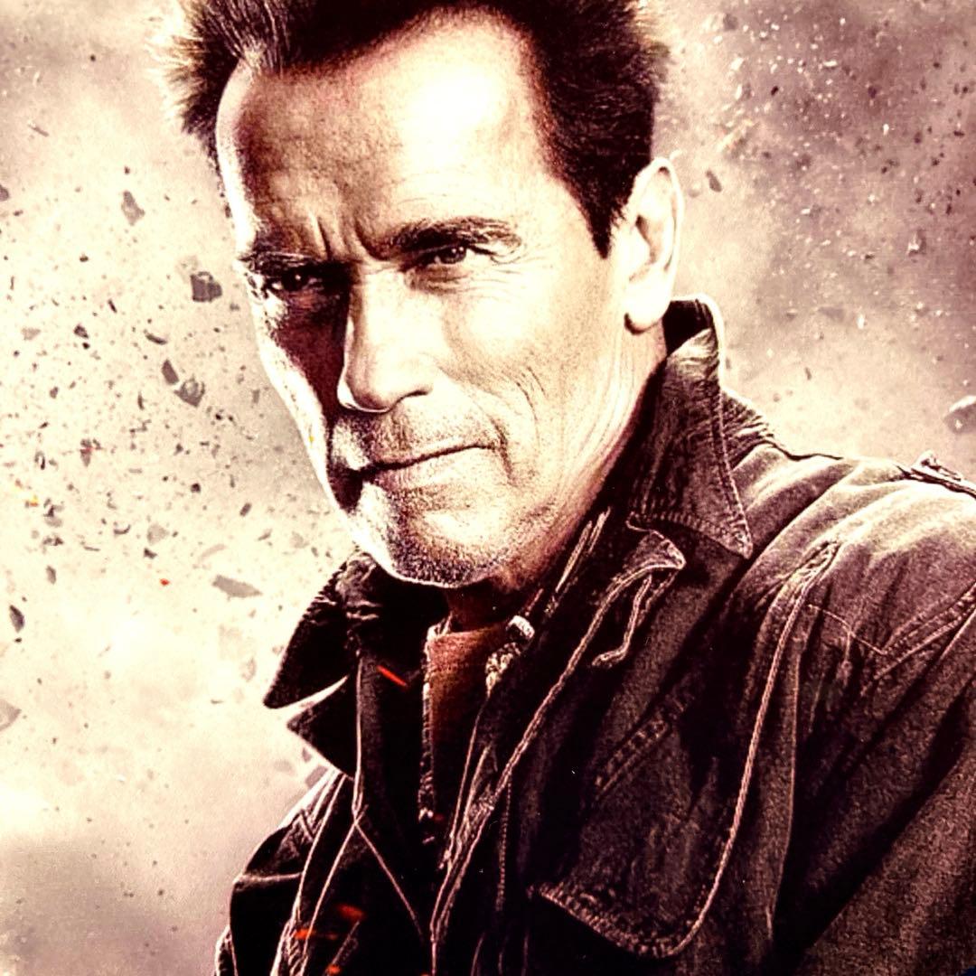 アーノルド・シュワルツェネッガー直筆サイン入り2Lサイズ写真…