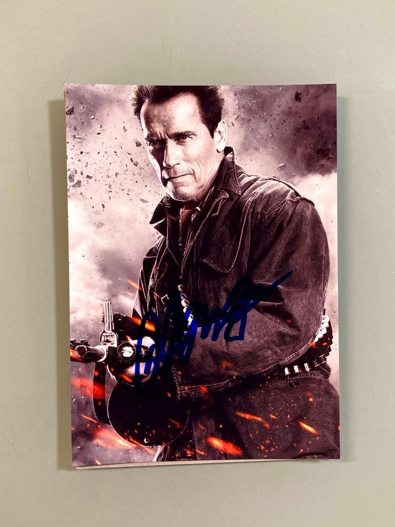 アーノルド・シュワルツェネッガー直筆サイン入り2Lサイズ写真…