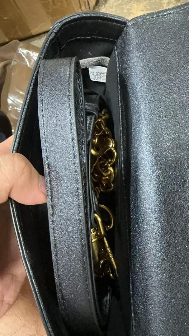 TOD'S ブラックショルダーバッグ **21*10cm**