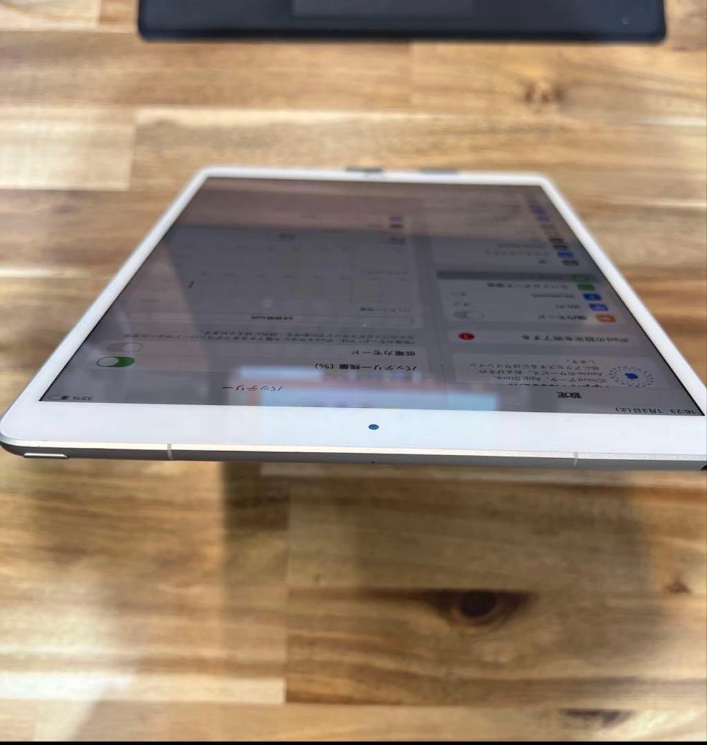 K1636 SIMフリー　iPad Air3 64GB