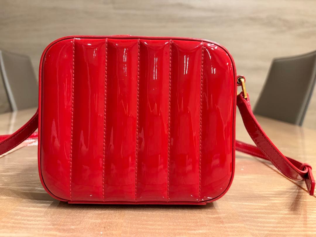 サンローラン♡エナメルショルダーバッグ