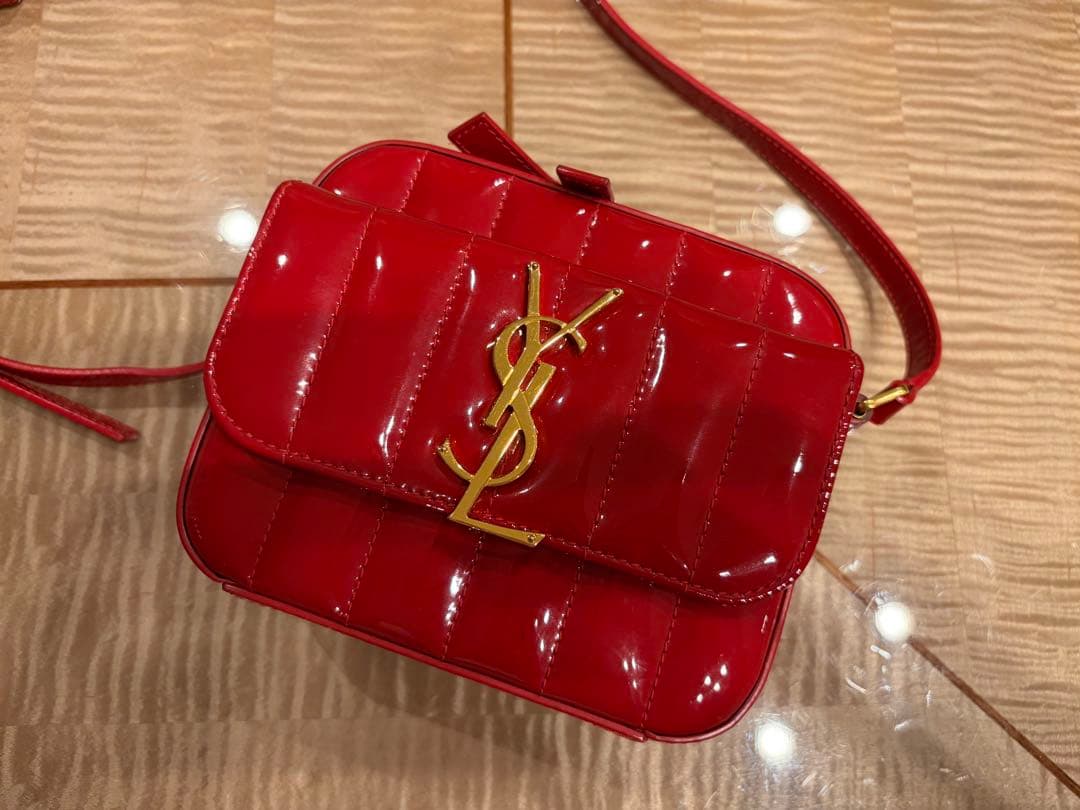 サンローラン♡エナメルショルダーバッグ