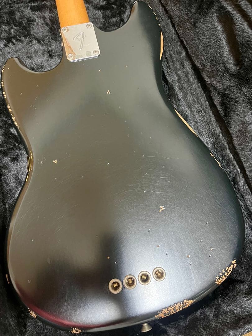 Fender JMJ Road Worn Mustang Bass Black