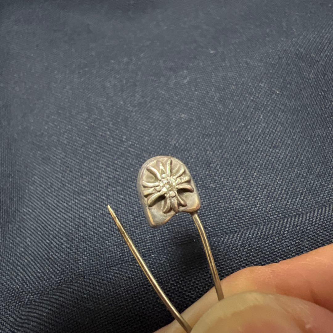 クロムハーツ セーフティピンsmall ワンダイア 本物