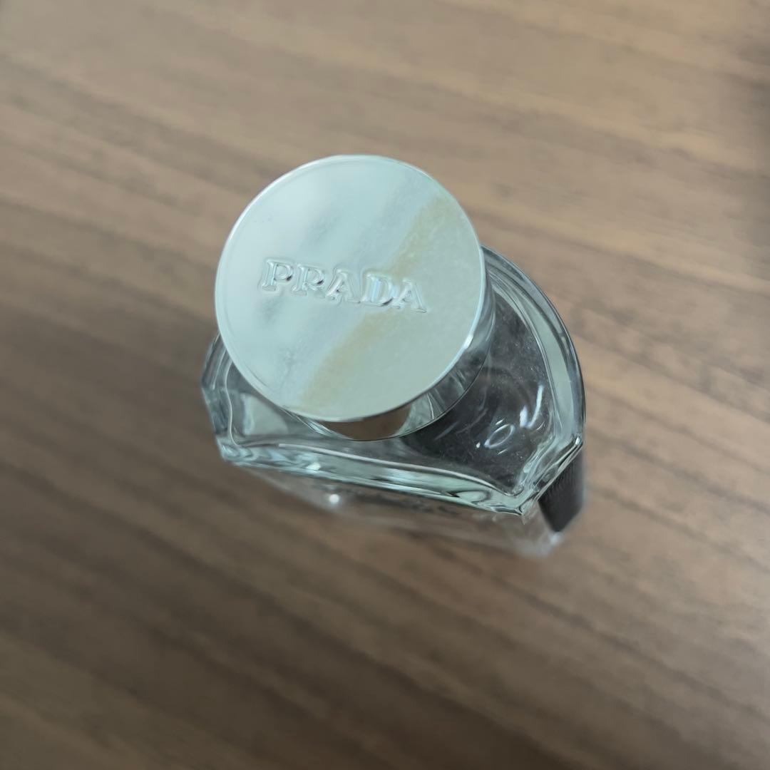 <値下げ>PRADA 香水 サフィアーノレザーボトル