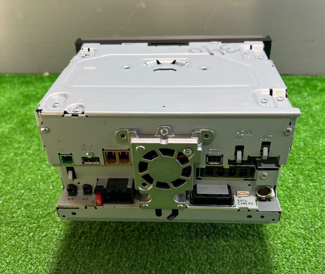 パイオニア　カロッツェリア　AVIC-CL900 カーナビ