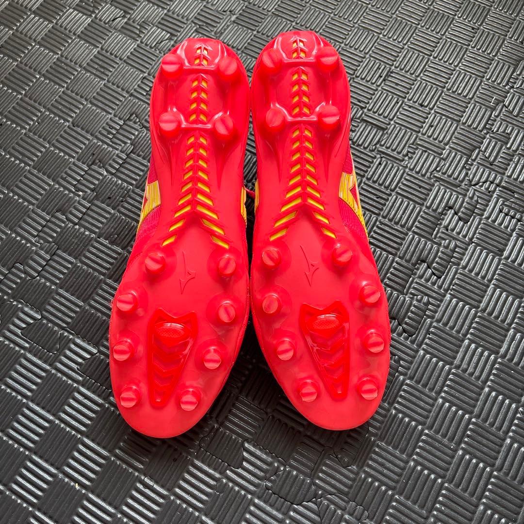 ううう　ミズノ モレリア エオ4 レッド　新品です。