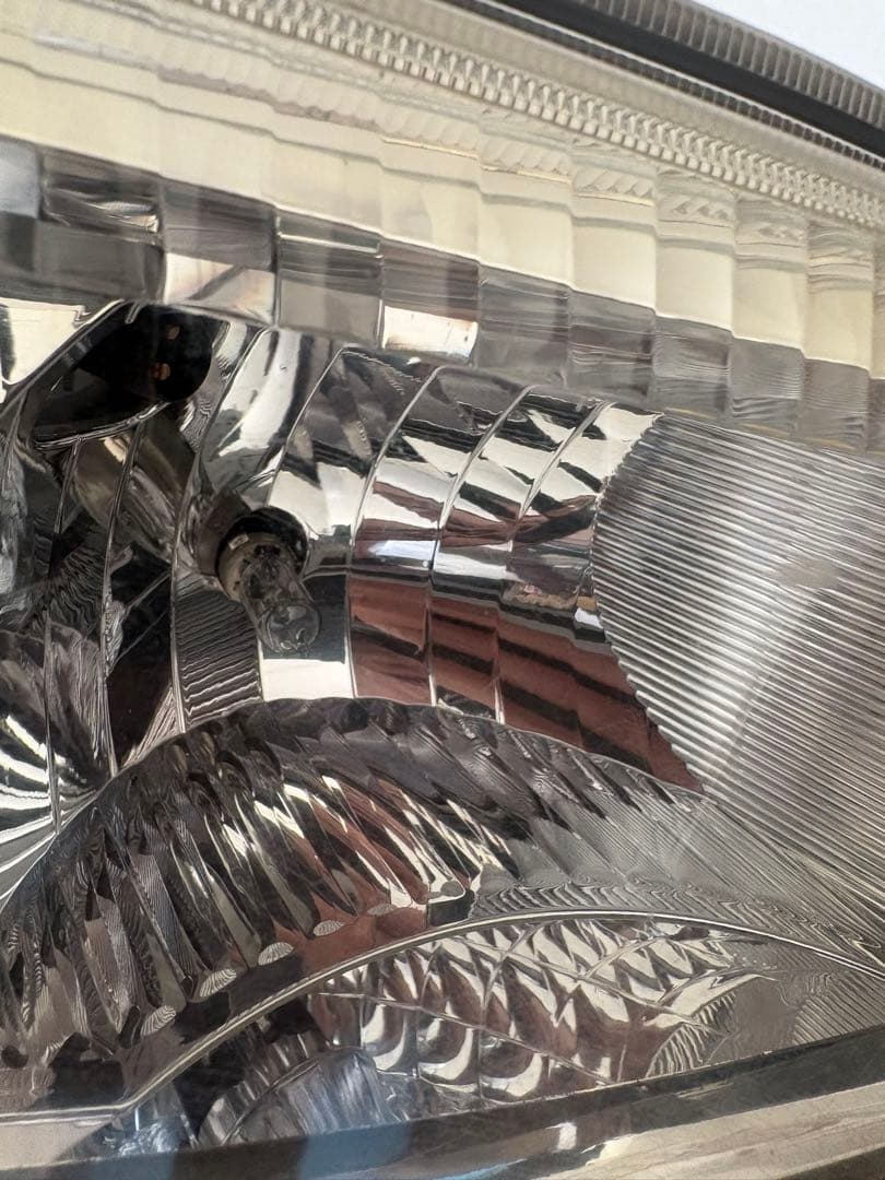 トヨタ純正ヘッドライト 左右セット　中古