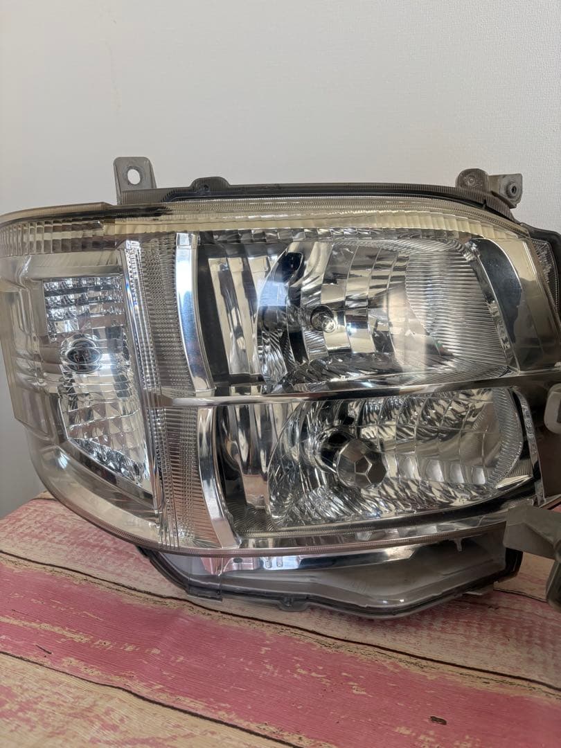 トヨタ純正ヘッドライト 左右セット　中古