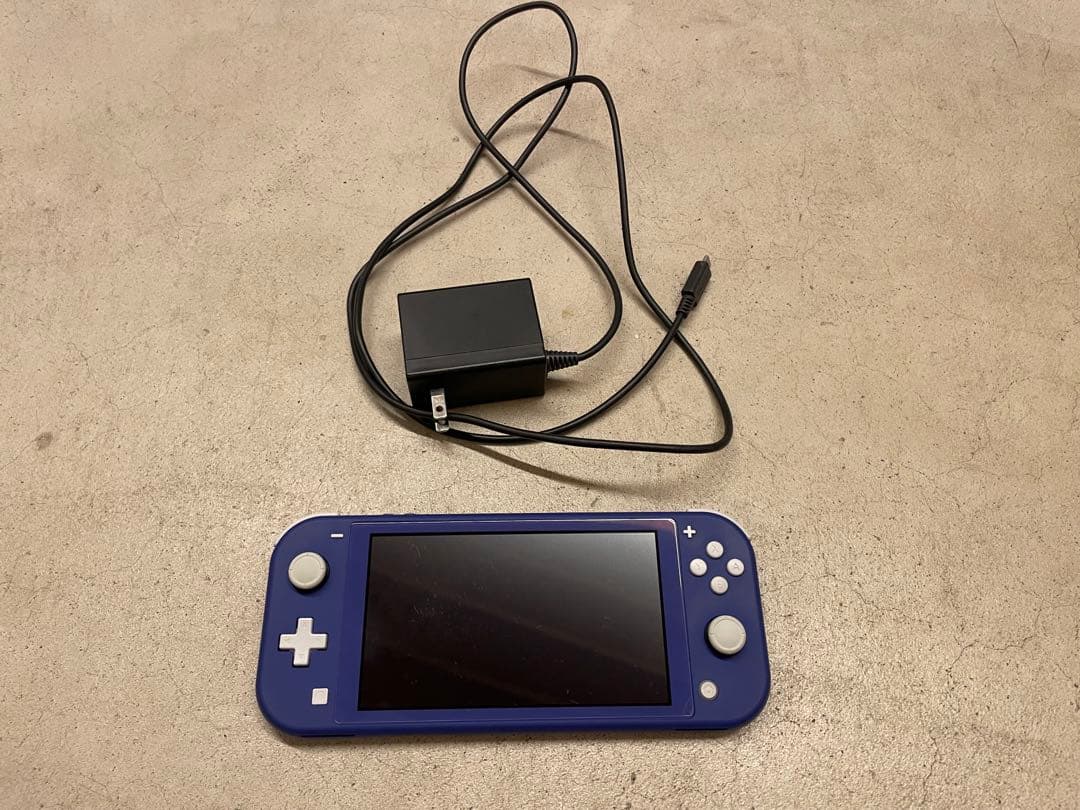 Nintendo Switch Lite 青　充電アダプター付き