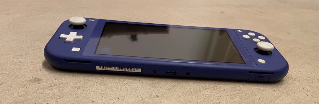 Nintendo Switch Lite 青　充電アダプター付き
