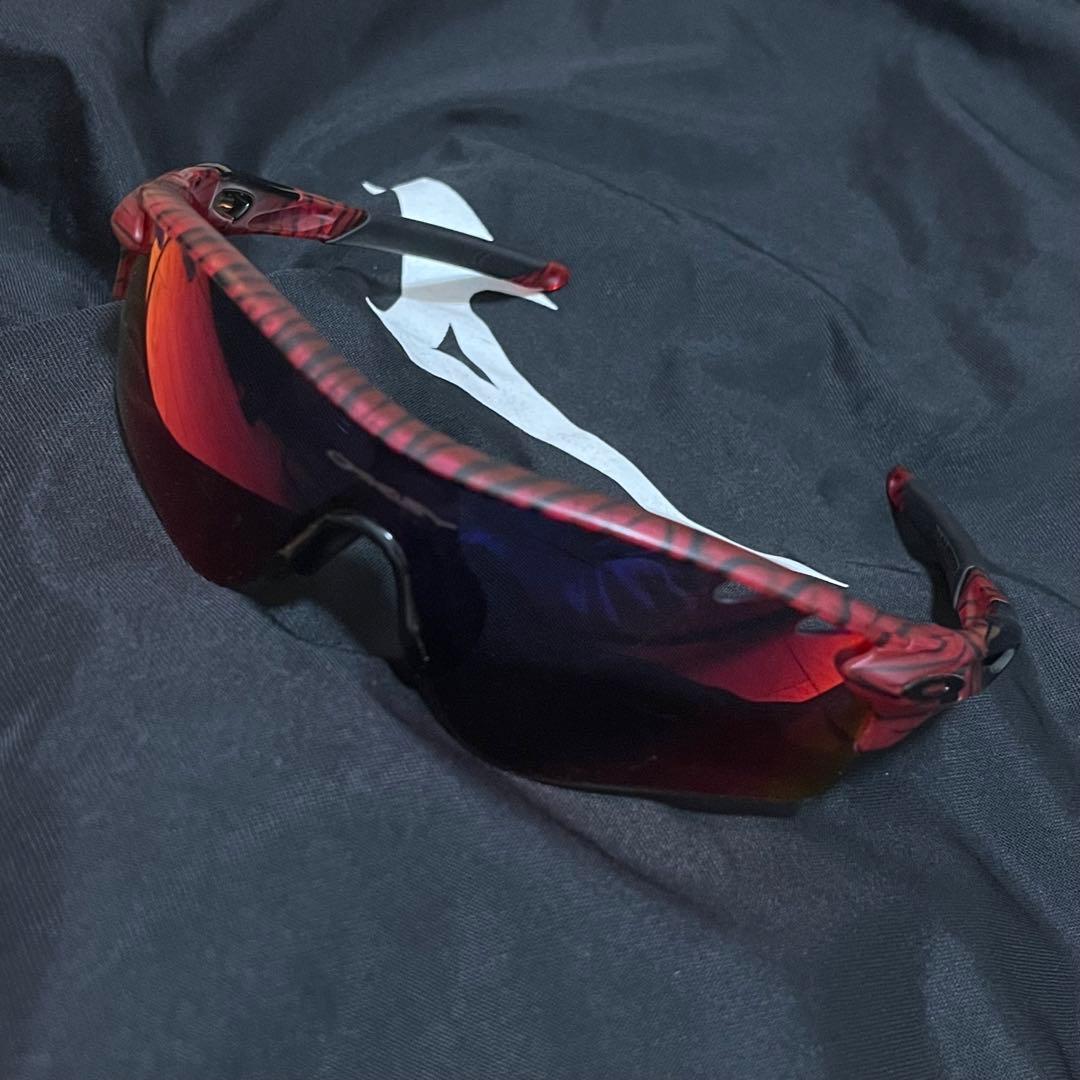 限定カラーオークリー　サングラス