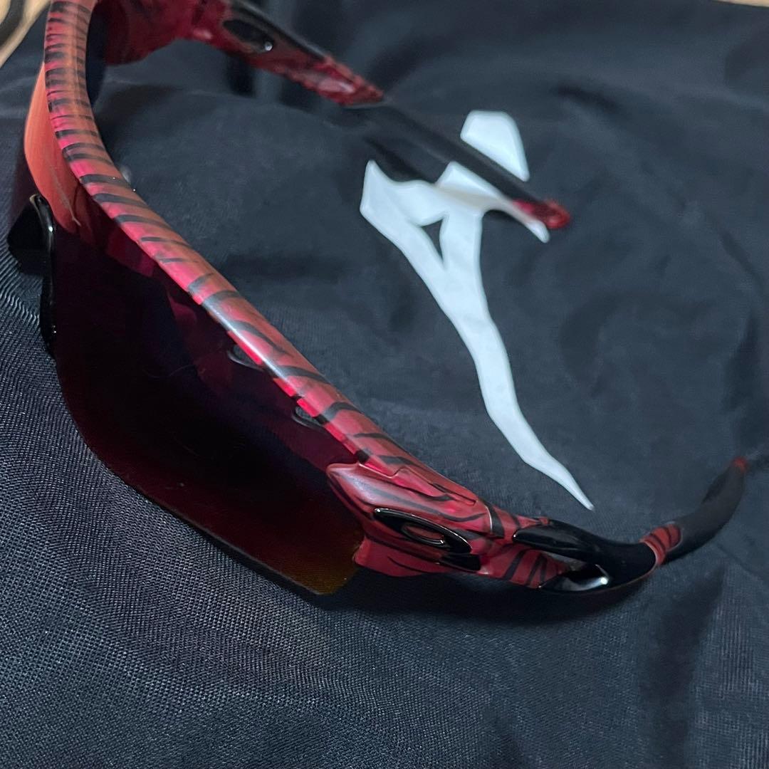 限定カラーオークリー　サングラス