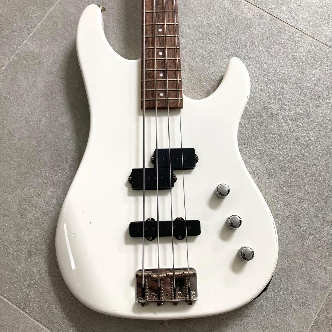 Fernandes Limited Edition ホワイト 4弦エレキベース